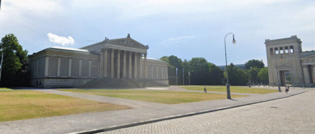 Königsplatz 01
