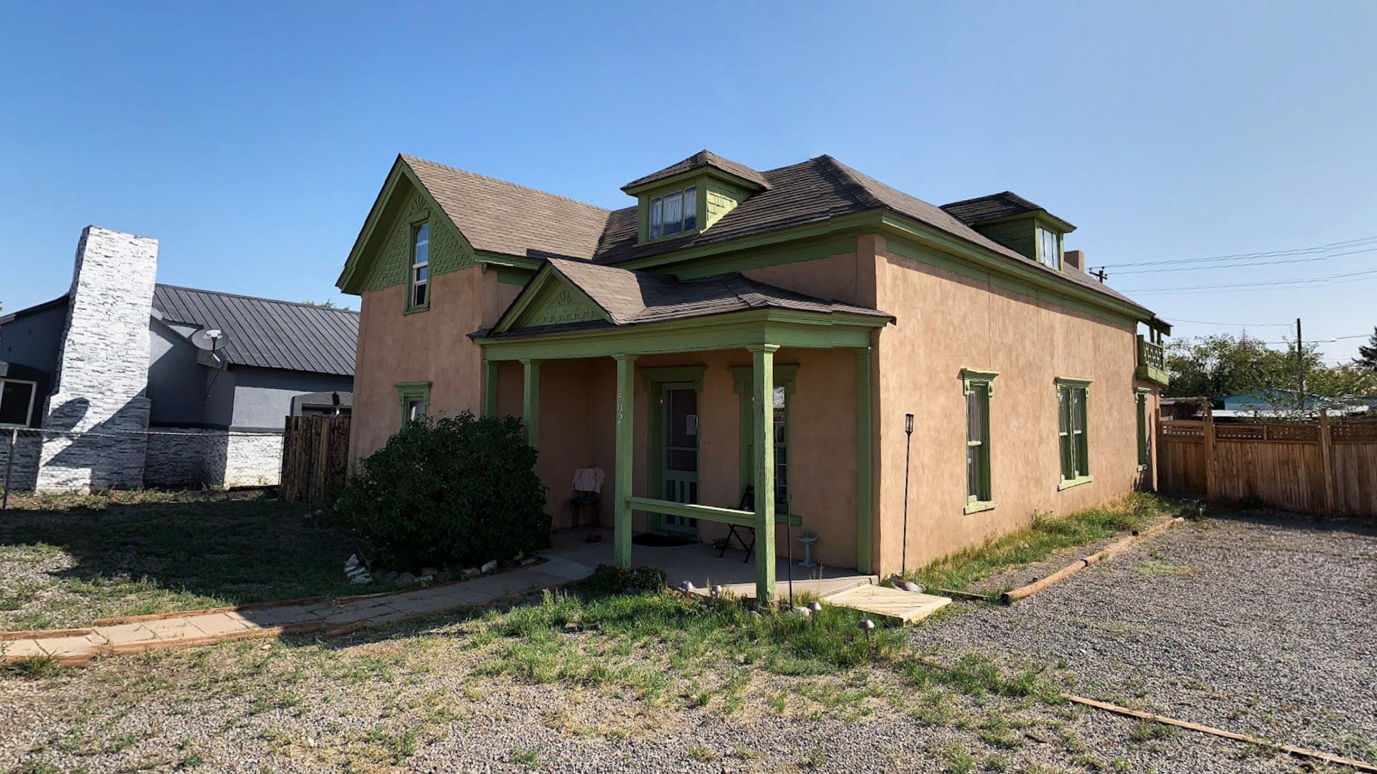 Indiana Jones Bed & Breakfast