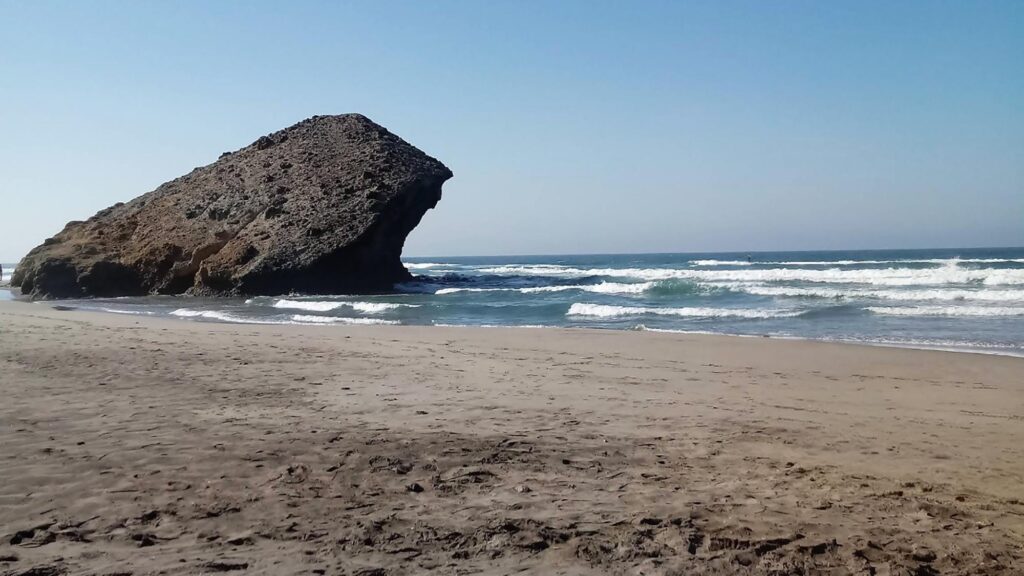 Mónsul Beach