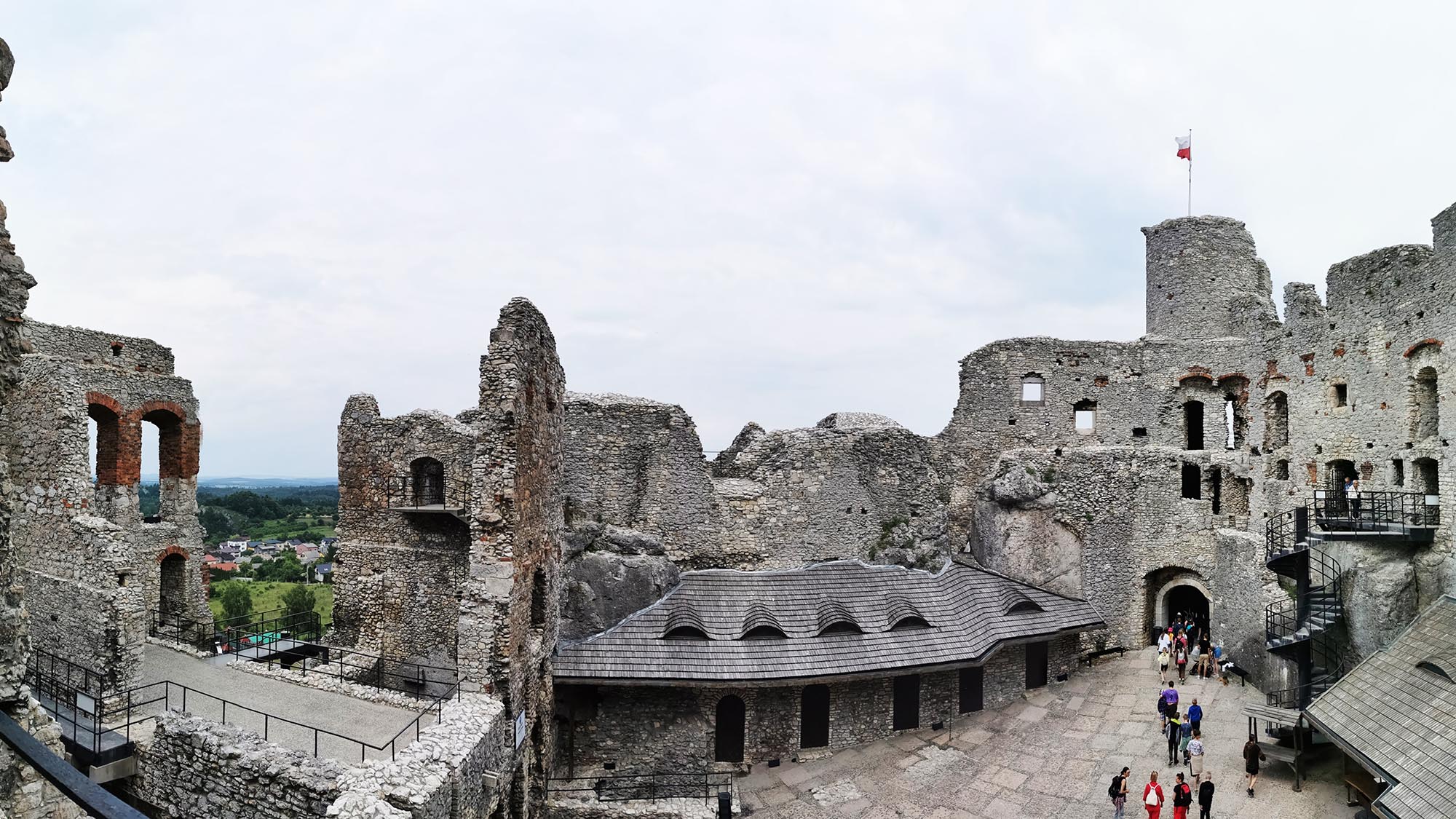 Ogrodzieniec Castle
