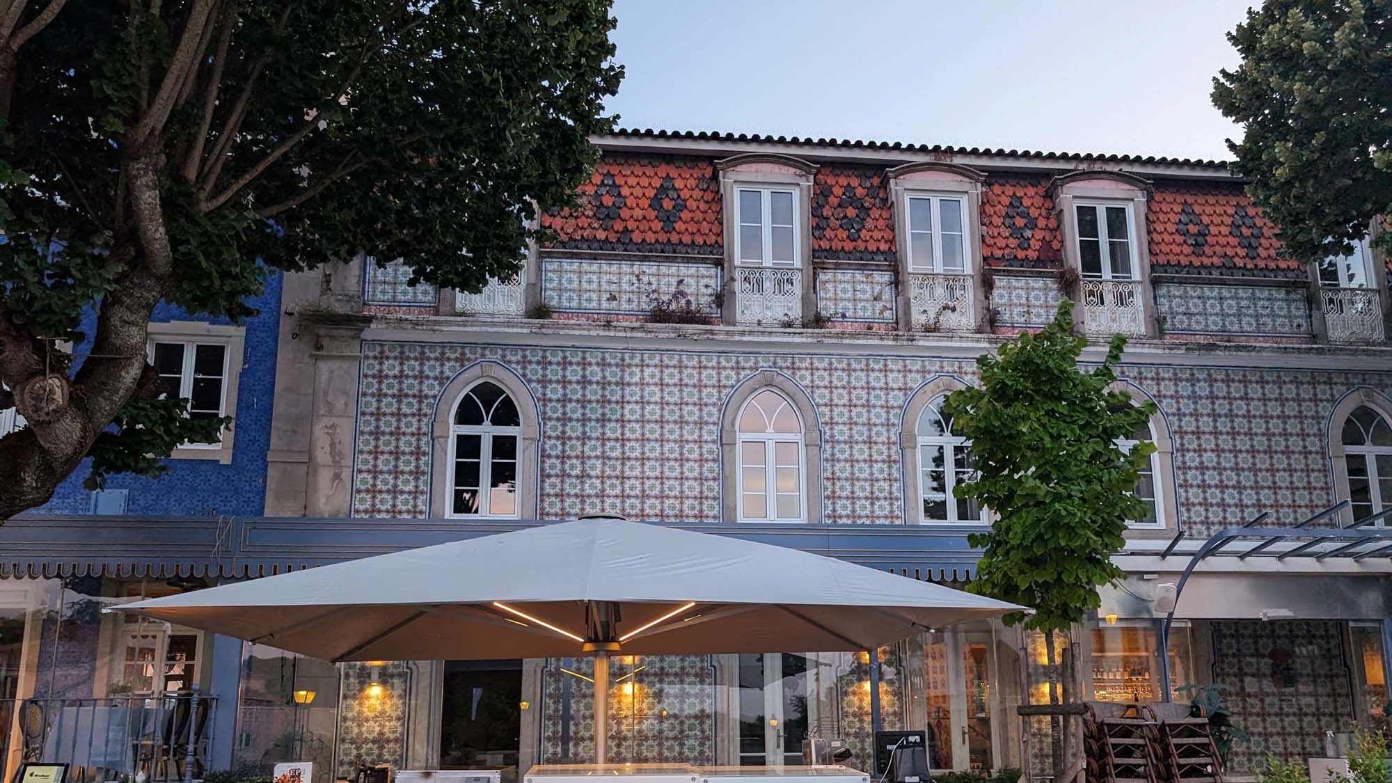 Central Hotel